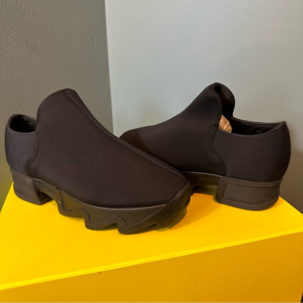IRi WES I Black Low Top Sneaker (includes box)